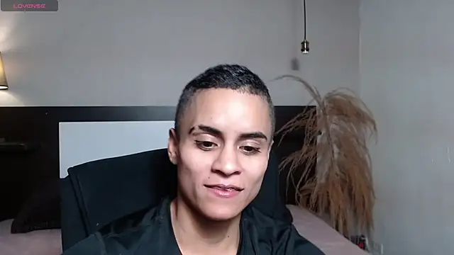 Chat +18 de Liiamthompson ao vivo