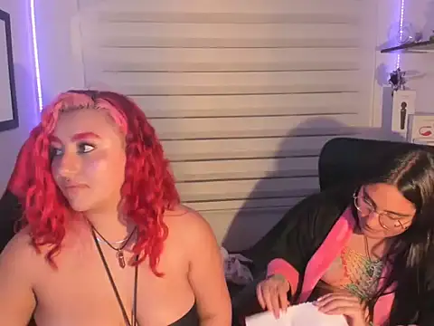 XXX chat uživo modela Emily_Jonesh