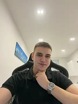 WARDEN_wn Webbikameraesitys