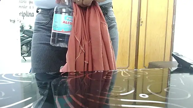 Chatroom XXX en direct de Cholatin