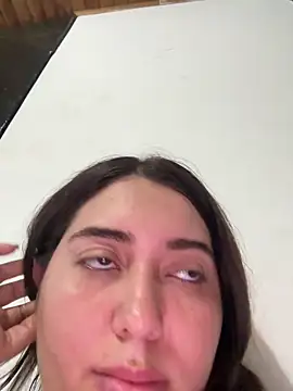 XXX chat uživo modela Tara__Sexy