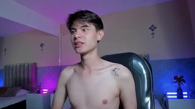 Derek_Sinn 即時 XXX 聊天