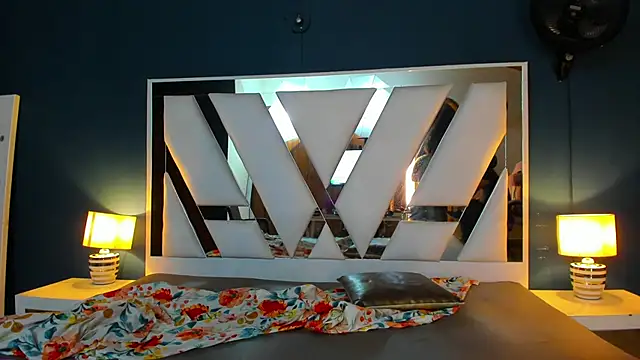 Emily_and_Soffy Webcam-Show