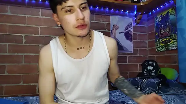 PaulDamico's Live XXX Chat