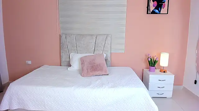 Pokazy przed kamerką – Anya_neko