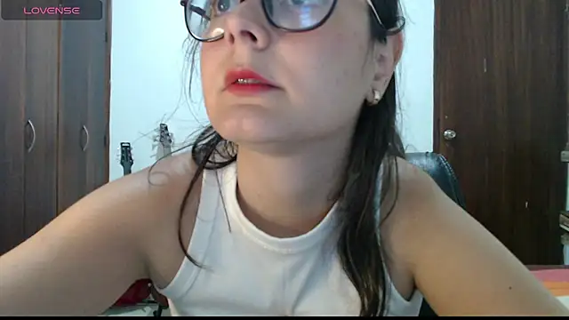 MadieeLorez Chat XXX live