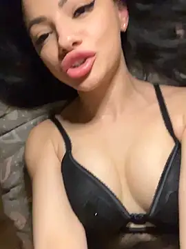 Онлайн чат XXX Layana_Ro