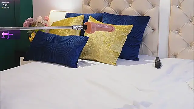 Pokazy przed kamerką – caroline_adams_