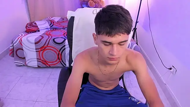 Aron_Boyy লাইভ XXX চ্যাট