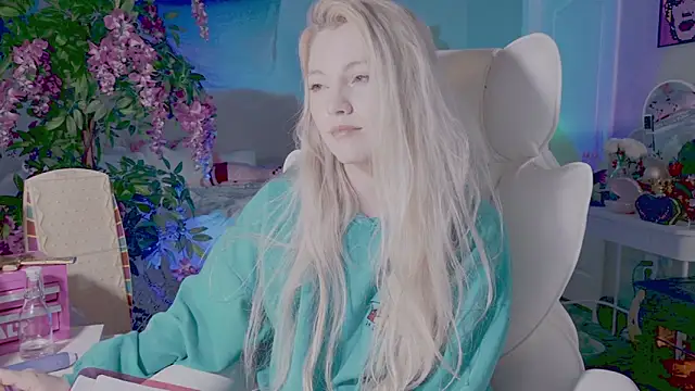 Talulaa: διαδικτυακό σόου στην κάμερα