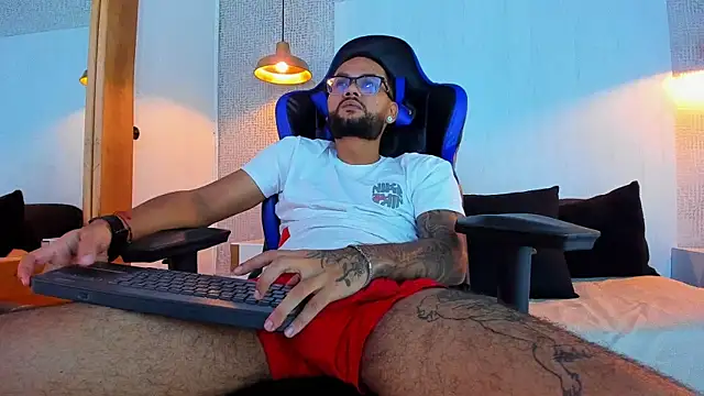 Živý XXX chat KyleJoss30