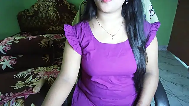 BengaliQueenStar Adlı Modelin Canlı XXX Sohbeti