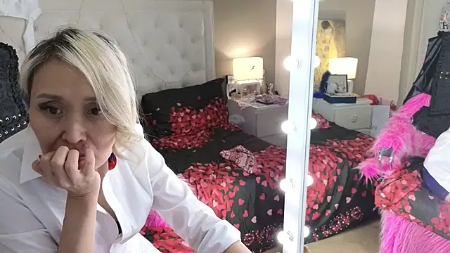 Živý XXX chat RoxalanaStar