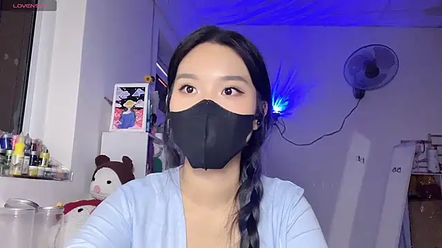 Tieu-May's Live XXX Chat