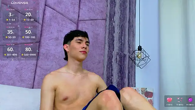 Show de AronTawers na webcam