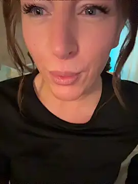 Онлайн чат XXX ChristinaSiemone