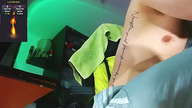 justincs লাইভ XXX চ্যাট