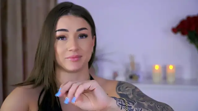 AishaSins' Webcam Show