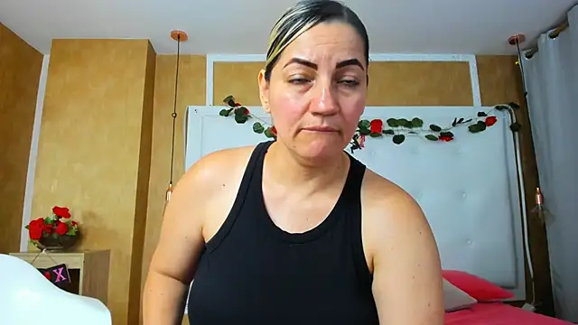 Heidy_milf Adlı Modelin Canlı XXX Sohbeti