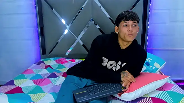 EndlessTwo Show in webcam