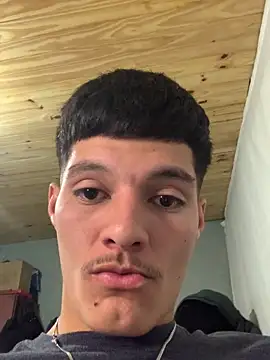 EmilianoShock: вебкам-шоу