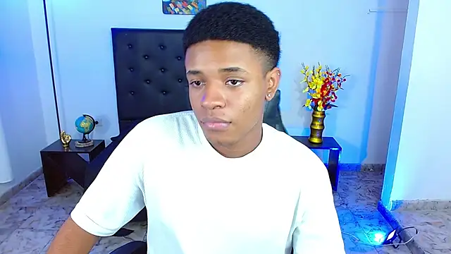 liiam3: διαδικτυακό σόου στην κάμερα