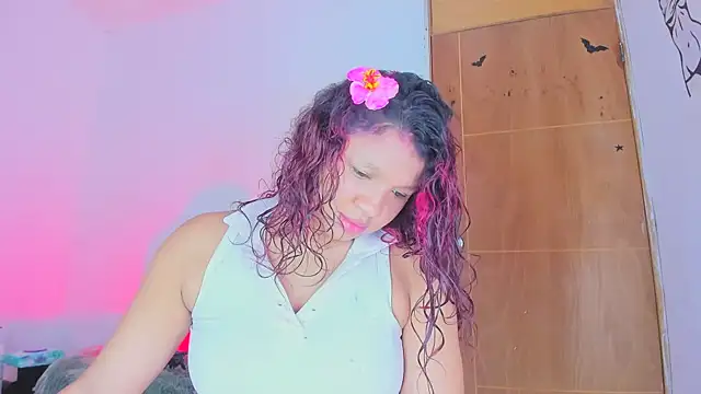 Онлайн чат XXX Emily_Coper18