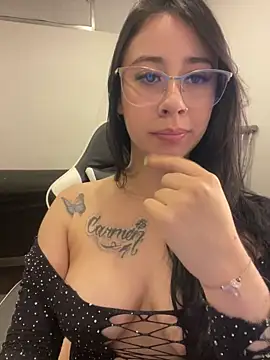 XXX chat uživo modela SoyZoee_