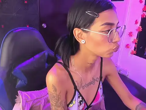 KarlaSlutSkinny__ – Live XXX-chat