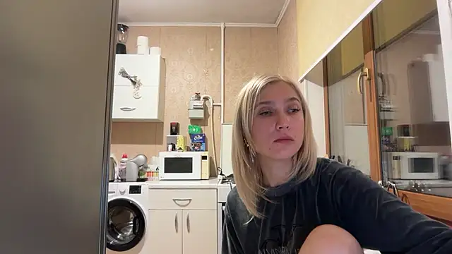 AngelJeni Adlı Modelin Canlı XXX Sohbeti