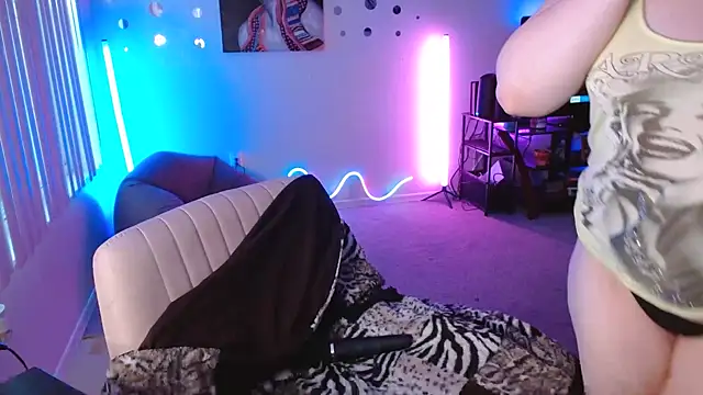 XxMs_StarzxX Show in webcam