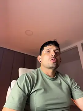 TroyeSavage Live XXX-chat