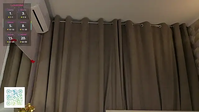 DaynaMacha's Live XXX Chat