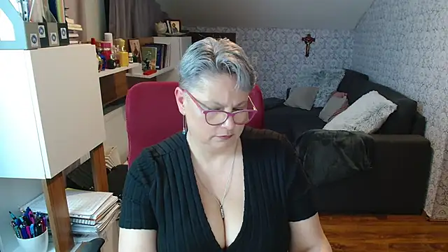 bigtits4you – Naživo XXX chat