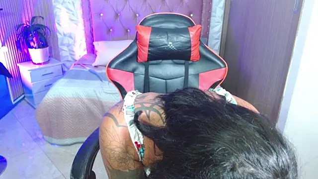 Show de ximena22love na webcam