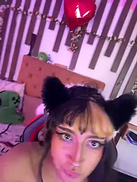 MeowMota_: διαδικτυακό σόου στην κάμερα