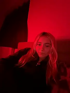 Blondie_Sofia_Essexbabe's Live XXX Chat