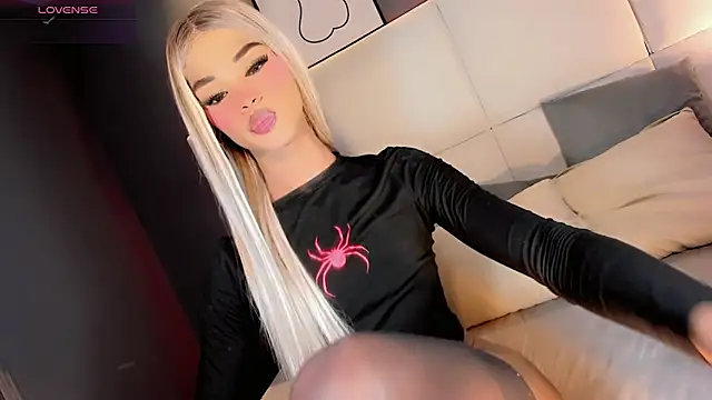 Kornylovee's Live XXX Chat