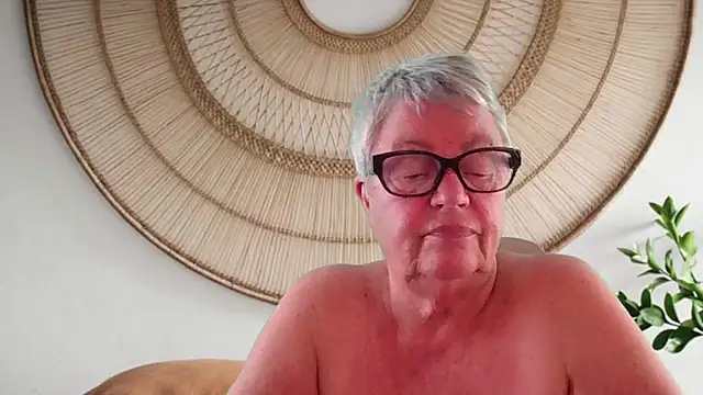 Mystery-Grandmother's Live XXX Chat