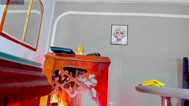 Jimena_Grey: онлайн-секс-чат