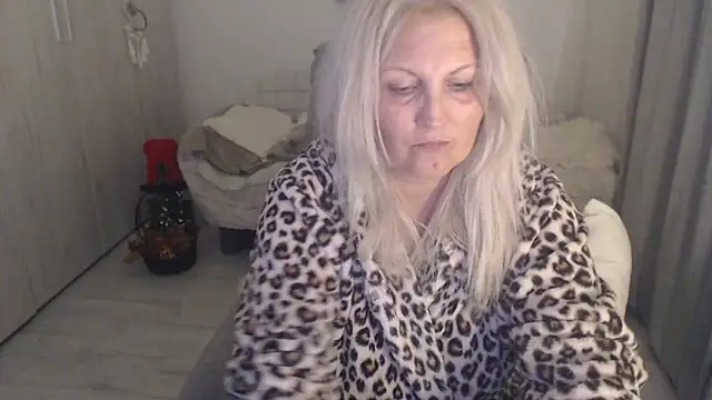 Divineblond: απευθείας συνομιλία ΧΧΧ