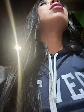 Chat +18 de ariella_11 ao vivo