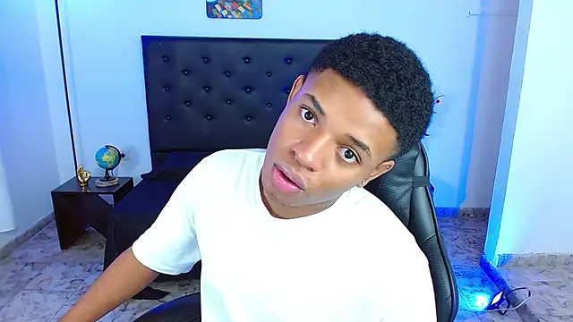 Chat +18 de liiam3 ao vivo