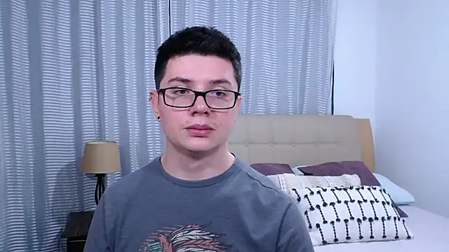 Chatroom XXX en direct de BlackFoXXX69