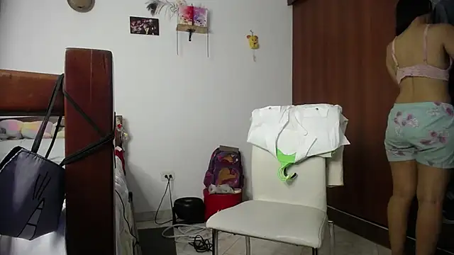 Moon_lunita élő XXX-chatje