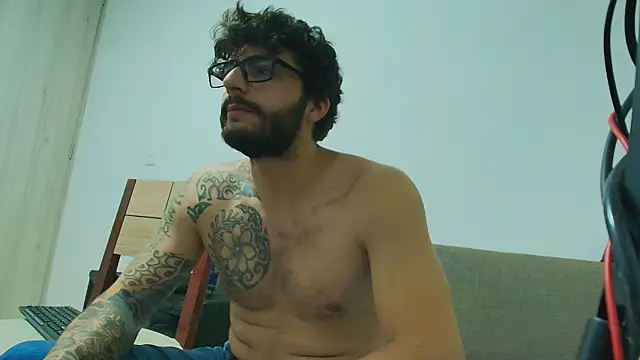 thomas_gun 即時 XXX 聊天