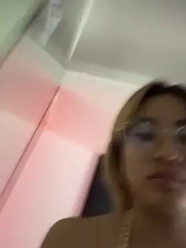 Pokazy przed kamerką – alizzamx