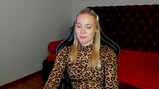 ElaraVoltage Adlı Modelin Canlı XXX Sohbeti