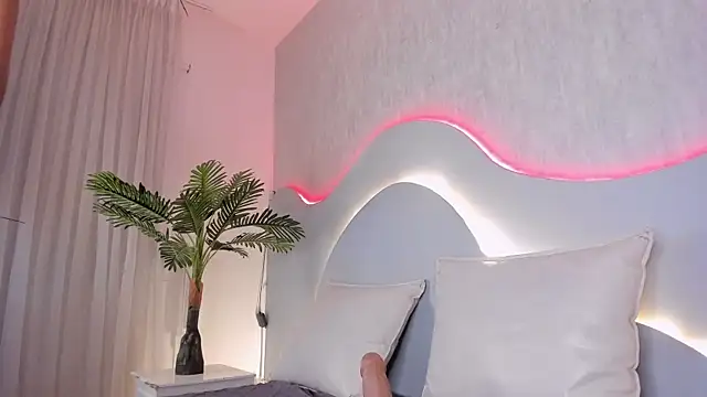 CannelaSmith's Live XXX Chat