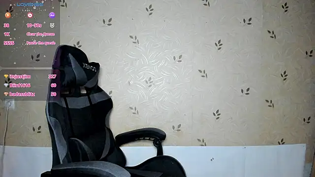 NicoleDaviss Chat XXX in diretta